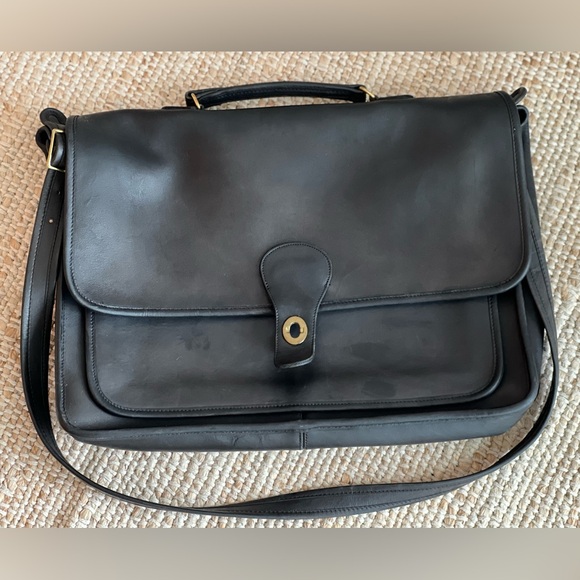 COACH VINTAGE | Unisex 1990s Vintage Coach Leather Messenger Bag - Picture 11 of 15